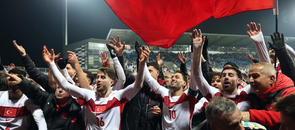 Turquía vuelve al Mundial 24 años después