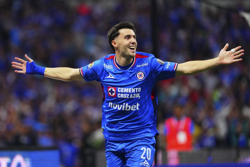 Paradela manda a Cruz Azul a semifinales