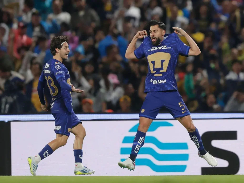 ¡Pumas resiste el infierno en CU y elimina al América en una noche histórica!